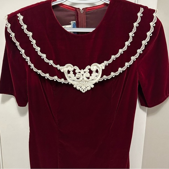 Gunne Sax Vintage Victorian Prairie Burgundy Embroidered Velvet Dress 2/4 - Picture 2 of 11